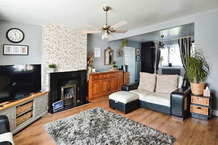 3 Bedroom End Of Terrace House For Sale In Mortimer Avenue, Anlaby, Hull, HU10