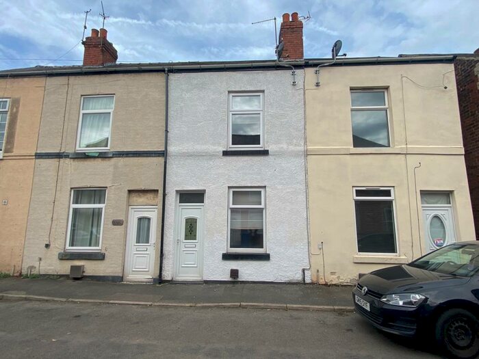 2 Bedroom House To Rent In Chester Street, Brampton, Chesterfield, S40