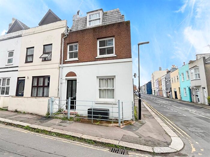 3 Bedroom End Of Terrace House To Rent In Gensing Road, St. Leonards, TN38