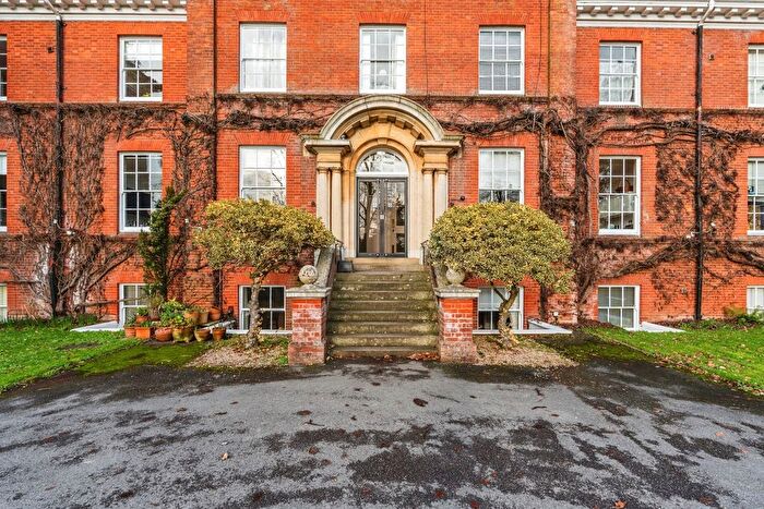 1 Bedroom Flat For Sale In Montfort College, Botley Road, Romsey, Hampshire, SO51