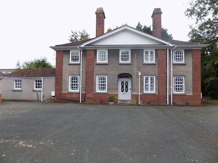 6 Bedroom Detached House To Rent In Chester Road East, Shotton, Qd., CH5