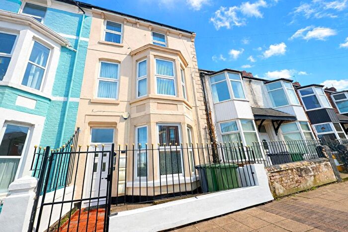 3 Bedroom Flat For Sale In Waterloo Road, Wallasey, CH45