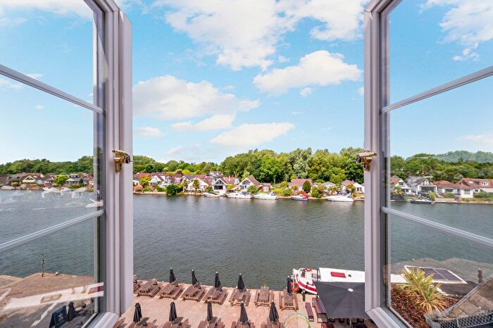 3 Bedroom Terraced House For Sale In Manor Road, Walton-On-Thames, KT12