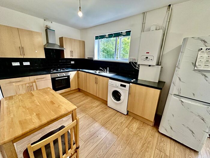 2 Bedroom House To Rent In Marlyon Road, Ilford, IG6