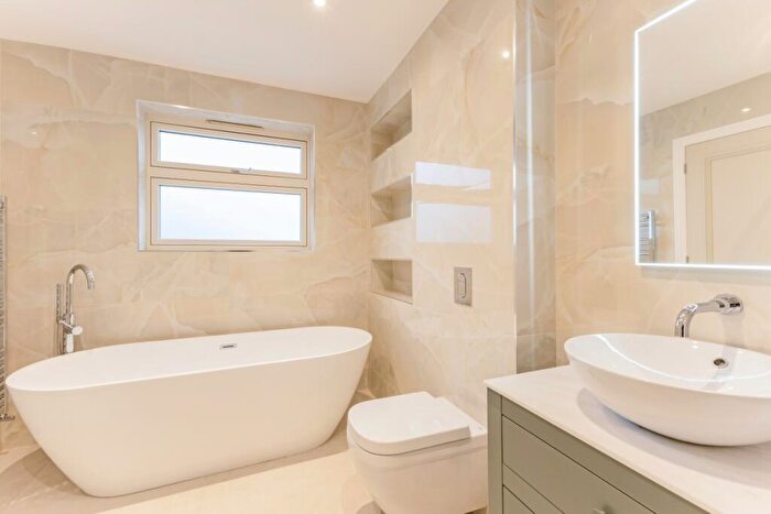 5 Bedroom Detached House To Rent In Wyngrave Place Beaconsfield, HP9