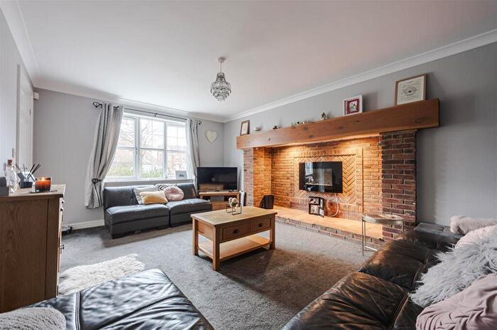 4 Bedroom Detached House For Sale In Old School Close, Brigg, DN20