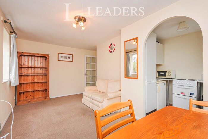 1 Bedroom Flat To Rent In Armoury Road, London, SE8