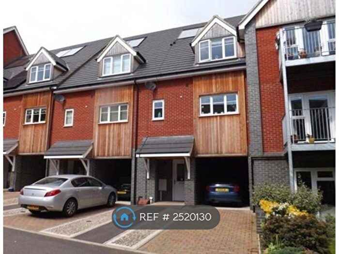 4 Bedroom Terraced House To Rent In Millward Drive, Bletchley, Milton Keynes, MK2