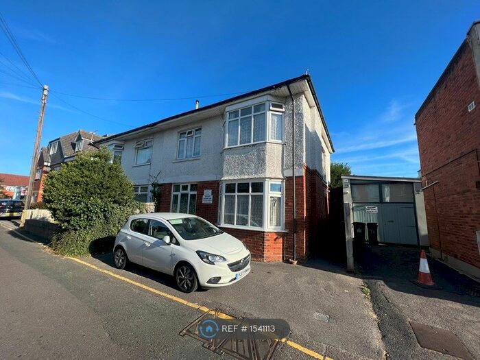 4 Bedroom Semi-Detached House To Rent In Hawthorn Road, Bournemouth, BH9