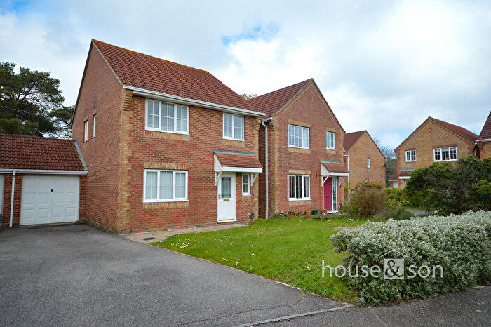 4 Bedroom Detached House To Rent In Bishop Close, Poole, BH12