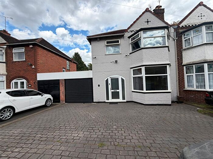 3 Bedroom Semi-Detached House To Rent In Stechford Road, Birmingham, B34