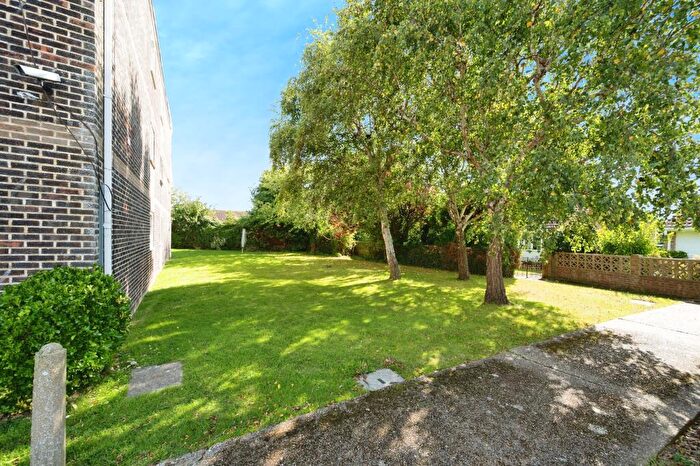 2 Bedroom Flat For Sale In Rails Lane, Hayling Island, Hampshire, PO11