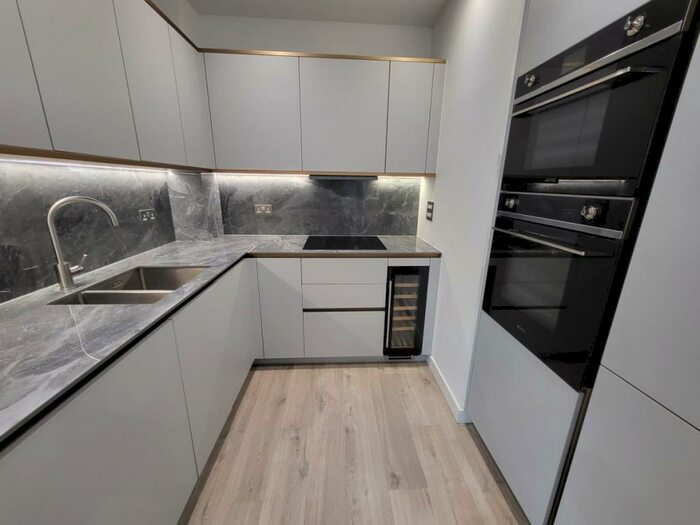 2 Bedroom Flat To Rent In Harington Court, Manor House, N4