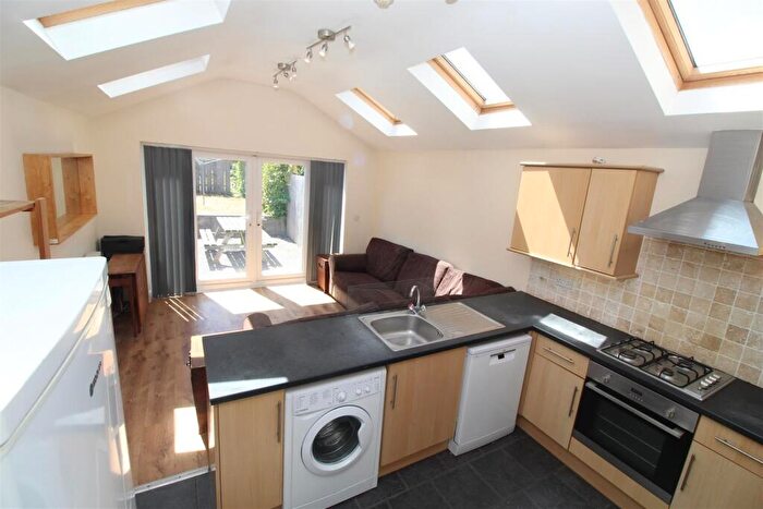 5 Bedroom House To Rent In Minny Street, Cathays, Cardiff, CF24