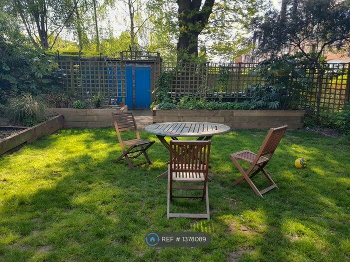 3 Bedroom Flat To Rent In Farnefields Court, London, N4