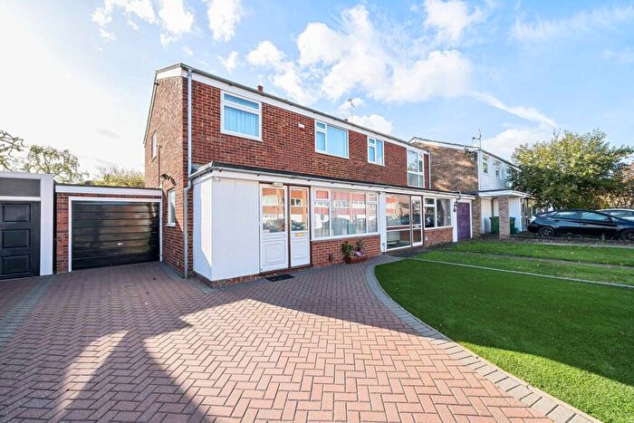 3 Bedroom Semi Detached House For Sale In Maiden Erlegh Avenue, Bexley, DA5