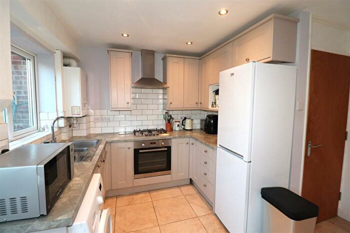 3 Bedroom Terraced House For Sale In Churchill Avenue, Kenilworth, CV8