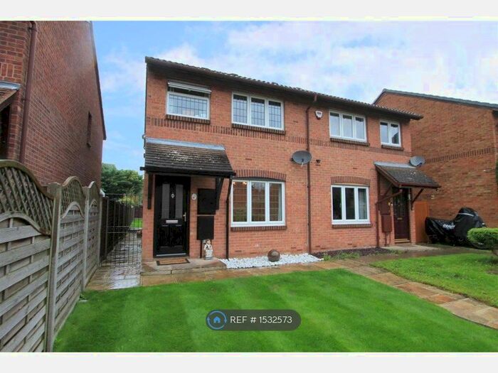 3 Bedroom Semi-Detached House To Rent In Greystoke Drive, Ruislip, HA4