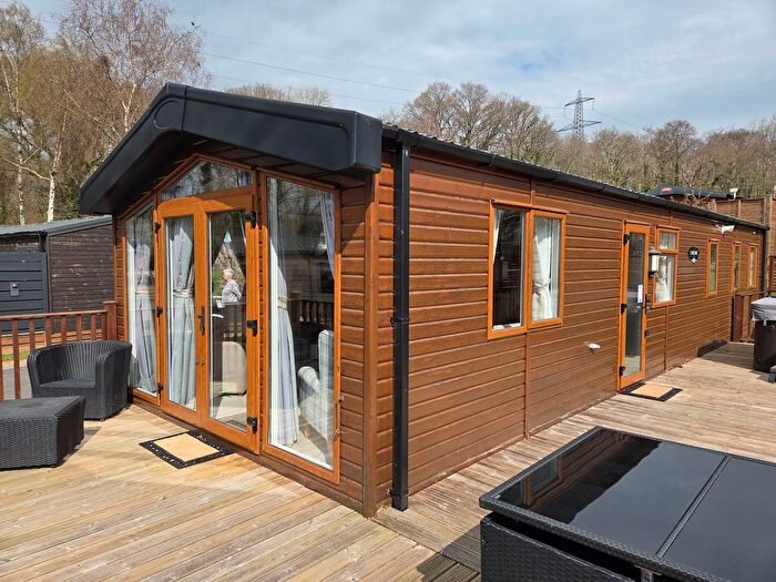 3 Bedroom Mobile/park Home For Sale In Lakeside, Finlake Holiday Resort, Chudleigh, TQ13