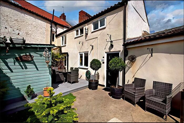 3 Bedroom Semi-Detached House For Sale In Bridgegate, Howden, DN14