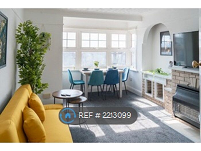 2 Bedroom Detached House To Rent In West Court, Southsea, PO4