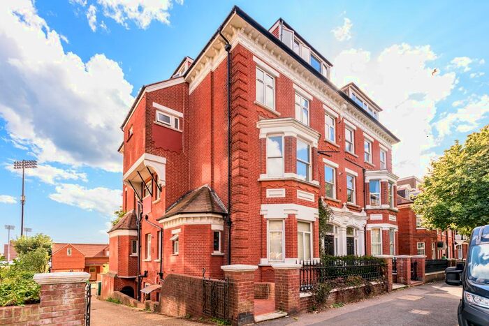 2 Bedroom Flat To Rent In Cromwell Road, Hove, BN3