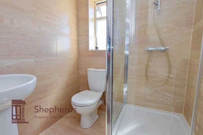 2 Bedroom End Of Terrace House To Rent In Tregelles Road, Hoddesdon, EN11