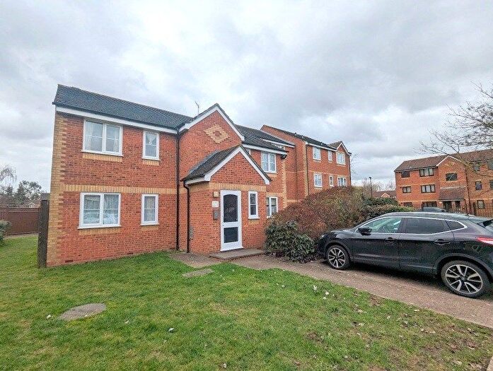 1 Bedroom Flat To Rent In Redford Close, Feltham, TW13