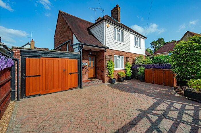 3 Bedroom Semi-Detached House For Sale In Baddow Place Avenue, Great Baddow, Chelmsford, Essex, CM2