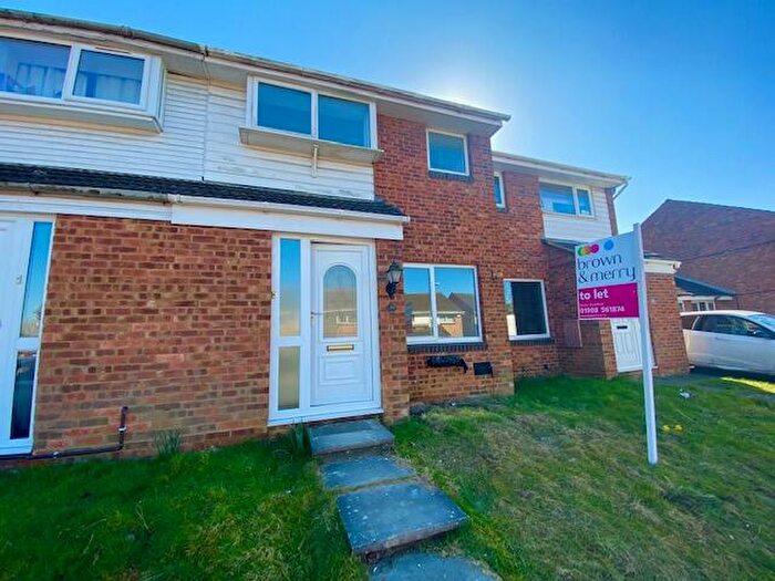 3 Bedroom House To Rent In Braybrooke Drive, Furzton, Milton Keynes, MK4