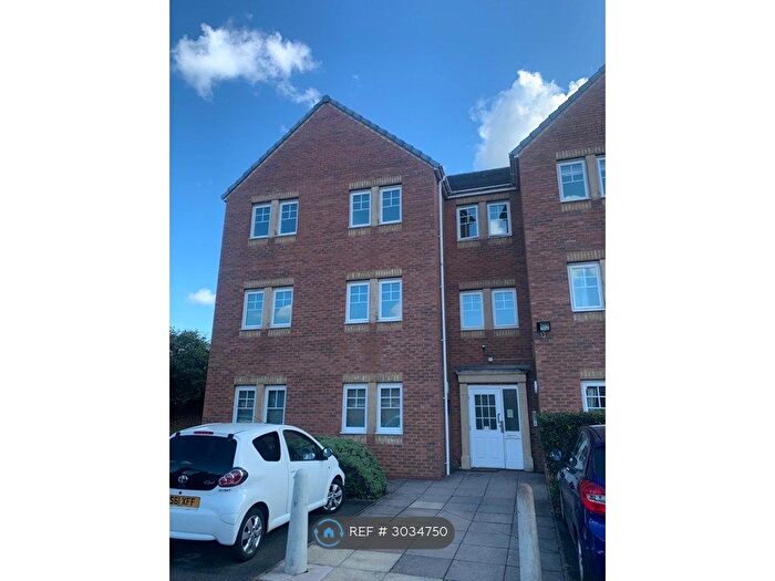 2 Bedroom Flat To Rent In Doulton Court, Stoke-On-Trent, ST2