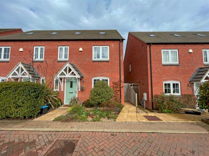 4 Bedroom Semi-Detached House For Sale In Sun Court, Marston Trussell, Market Harborough, LE16