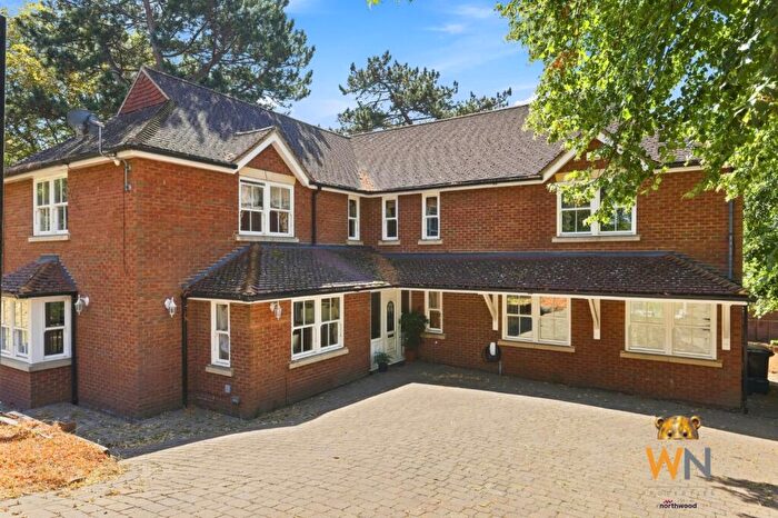 5 Bedroom Detached House For Sale In Arbour Lane, Springfield, Chelmsford, CM1