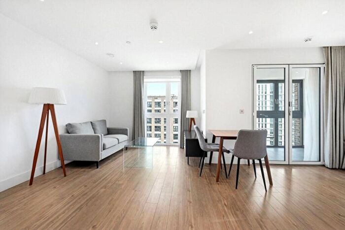 1 Bedroom Apartment For Sale In Wiverton Tower, Aldgate Place, E1