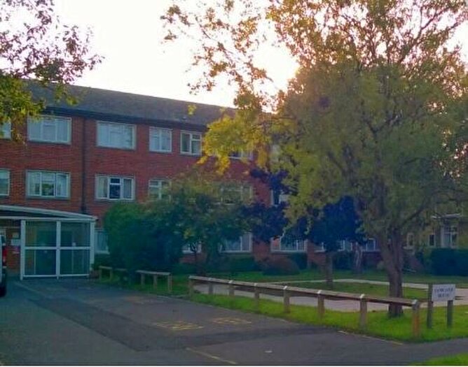 1 Bedroom Flat To Rent In Fair Close House, Hungerford, RG17