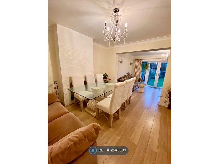 3 Bedroom Semi-Detached House To Rent In Ruskin Road, Staines-Upon-Thames, TW18