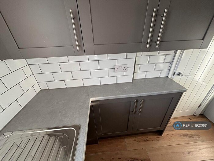 2 Bedroom Bungalow To Rent In Detroit Drive, Leeds, LS15