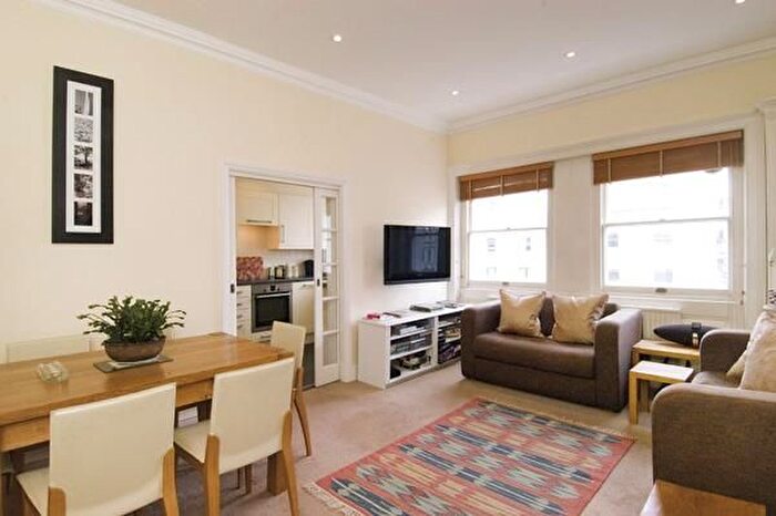 2 Bedroom Flat To Rent In Queen's Gate Terrace, South Kensington, London, SW7