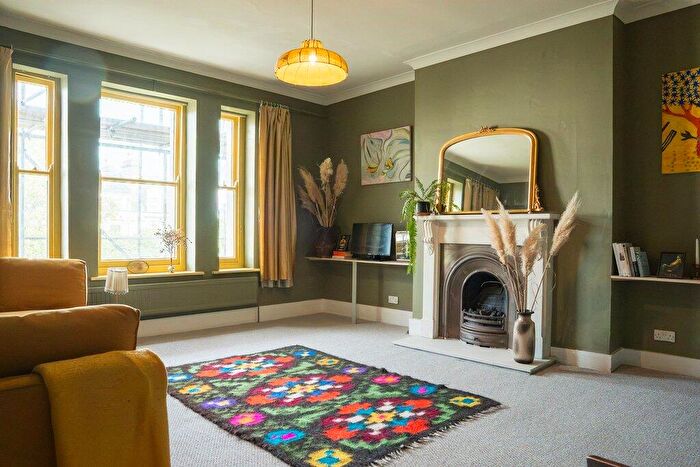 2 Bedroom Flat For Sale In Castle Hill Court - Castle Hill Avenue, Folkestone, CT20