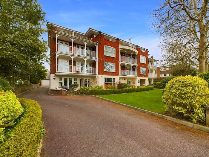 2 Bedroom Flat To Rent In Downview Road, Worthing, BN11