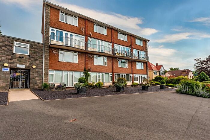 2 Bedroom Maisonette For Sale In Tycoch Maisonettes, Sketty, SA2