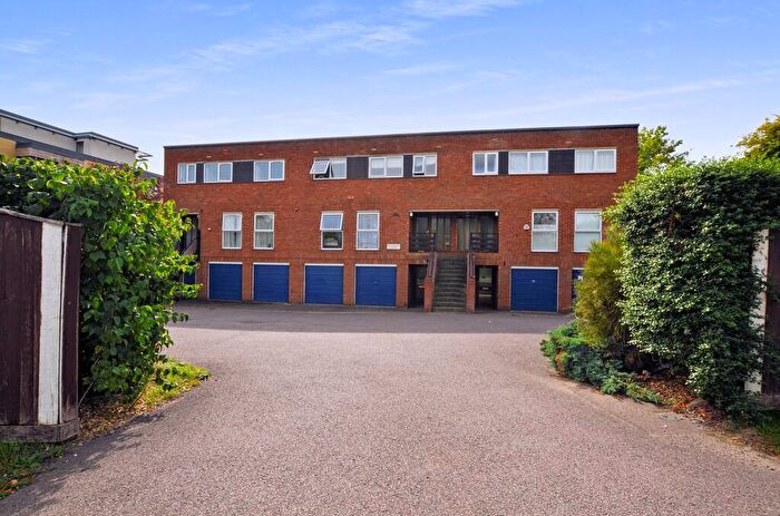 3 Bedroom Apartment To Rent In Madingley Road, Cambridge, CB3