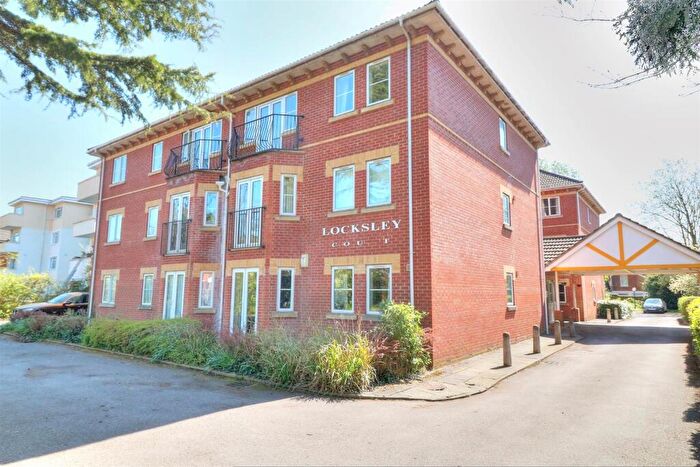 2 Bedroom Flat To Rent In Archers Road, Banister Park, Southampton, SO15