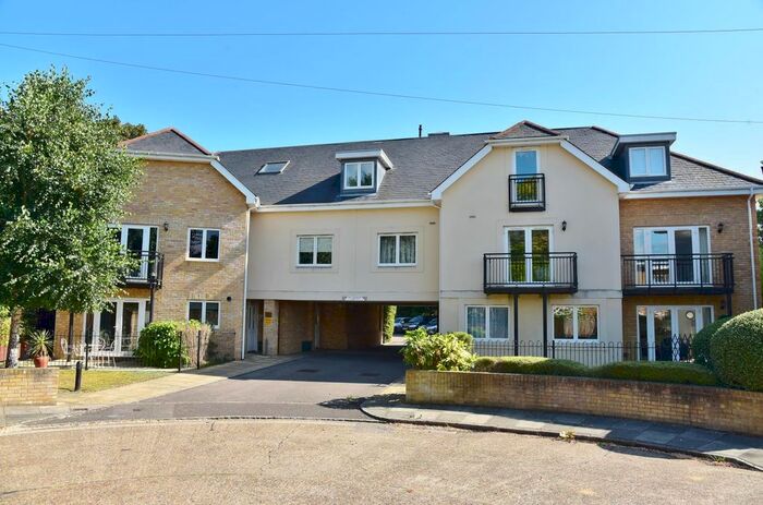 1 Bedroom Flat To Rent In Grange Avenue, Twickenham TW2