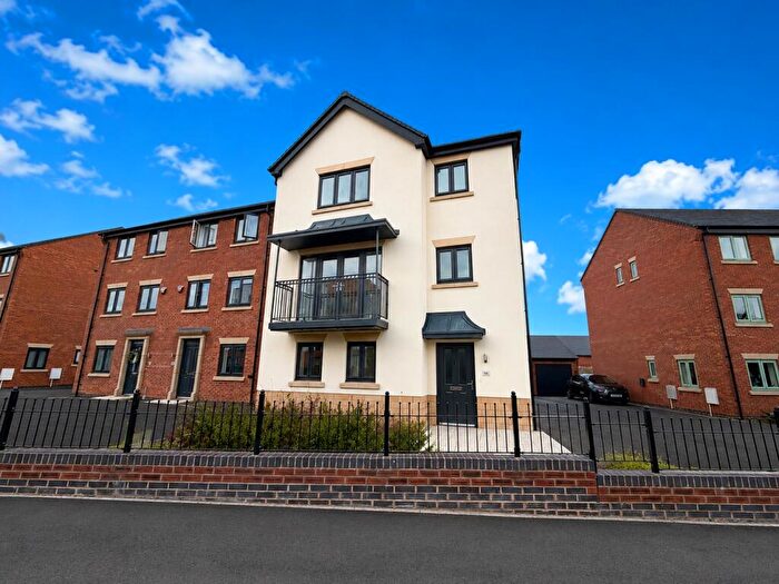 4 Bedroom House To Rent In The Avenue, Corby, NN17