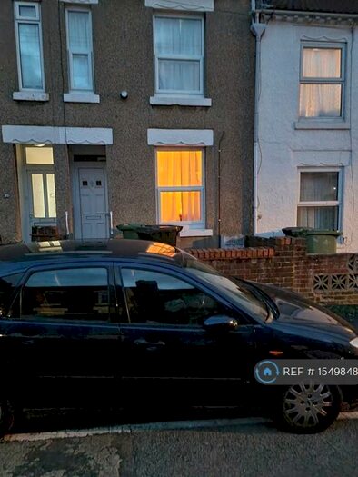 3 Bedroom Terraced House To Rent In Poplar Street, Wellingborough, NN8