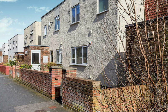 5 Bedroom Property To Rent In Longs Walk, Portsmouth, PO1