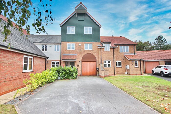 3 Bedroom Town House For Sale In Park Lane, Burton Waters, LN1