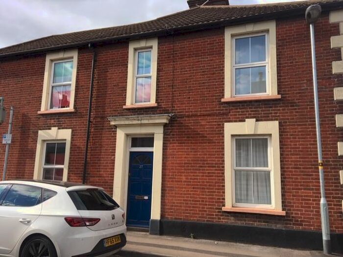 2 Bedroom Terraced House To Rent In York Road, Salisbury, SP2