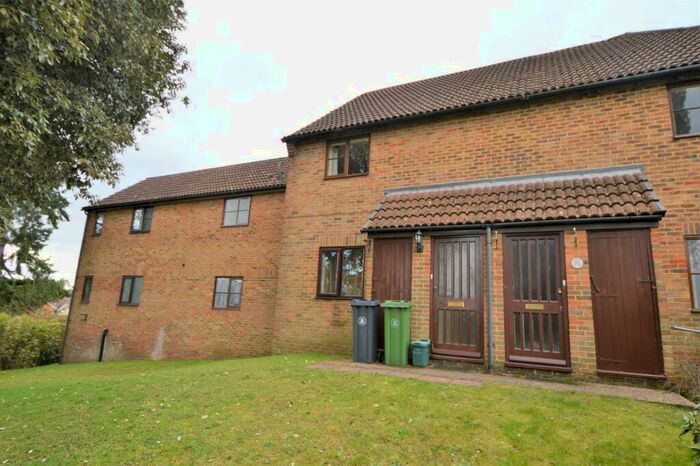 1 Bedroom Flat To Rent In Bluebell Rise, Lightwater, GU18